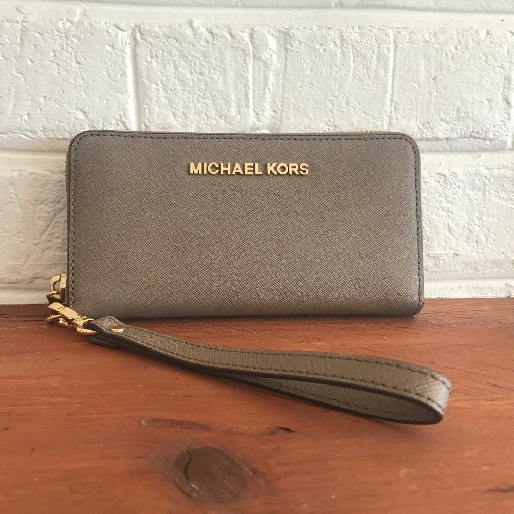 Michael Kors Saffiano Leather Wallet/Wristlet, Taupe, NWOT